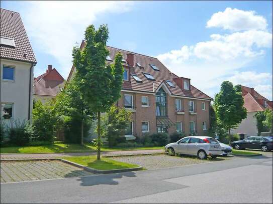 Gartenstadt Haan. Helle, großzügige 2-Raum-Wohnung mit Balkon in Südlage.