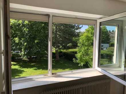 ruhige aber zentrale 3,5-Zimmer-Wohnung in Germering mit Blick ins Grüne