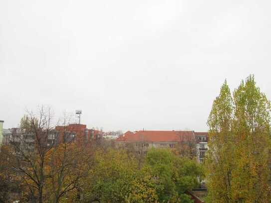 Freundliche 2-Zimmer-Wohnung mit Balkon und weitem Blick, möbliert