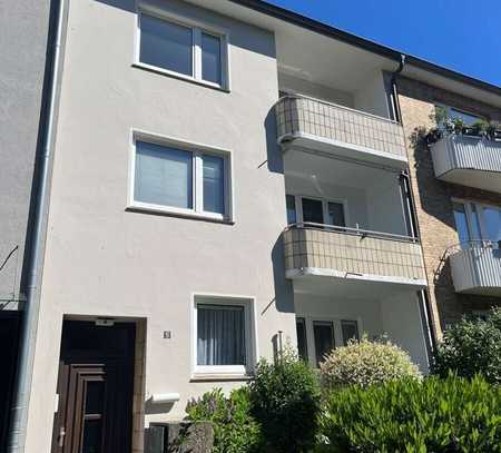 Sanierte 2 Zi.-Whg. inkl. EBK, Duschbad & 2 Balkone.