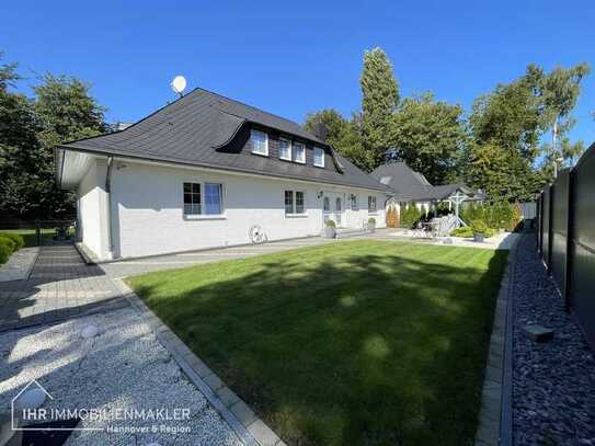 Wedemark-Bissendorf-Wietze! Attraktive Villa mit separatem Einliegerhaus, Außenpool, Doppelgarage.