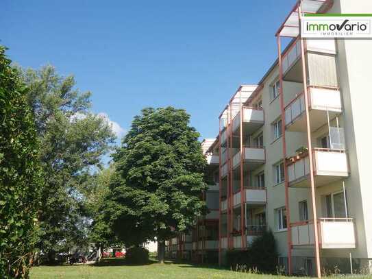 Schöne, helle 3-Raum Wohnung mit Dusche, Balkon und Blick ins Grüne in Cracau.