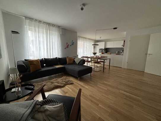 Helle und geräumige 2-Zimmer-Neubauwohnung mit Balkon und EBK in Frankfurt Seckbach