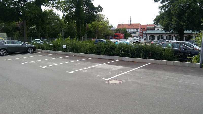                                                               Au&szlig;en-Stellpl&auml;tze zu vermieten!                                                       in Schmausenbuckstraße (Nürnberg)