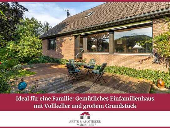 Ideal für eine Familie: Gemütliches Einfamilienhaus mit Vollkeller und großem Grundstück