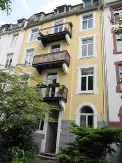 Bornheim: Schöne, helle 2Z.-Altbau-Wohnung (Hochparterre) mit Balkon