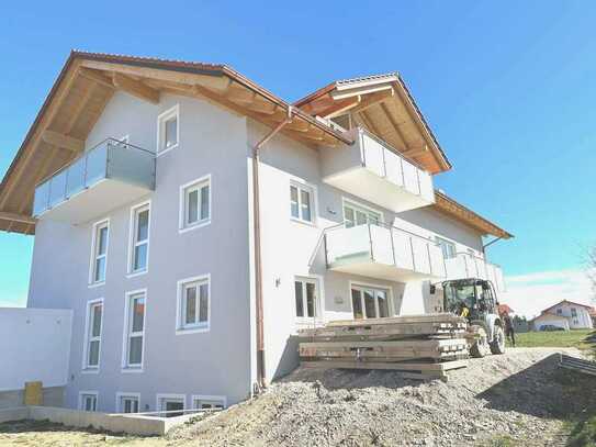 Pfaffing: Erstbezug Dachgeschosswohnung mit herrlichem Bergblick