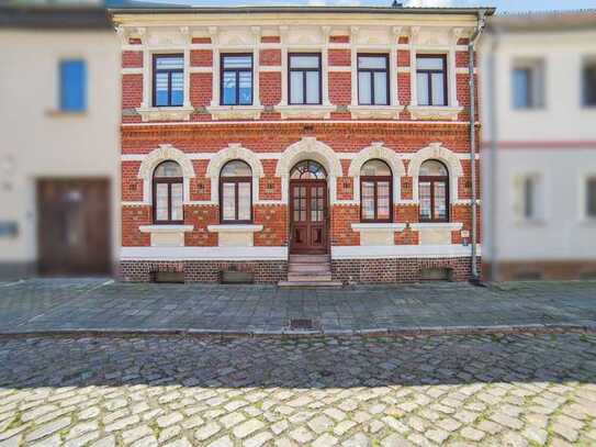 Dessau-Roßlau: Gepflegtes Mehrfamilienhaus mit 5 Wohnungen zum Vermieten oder für Mehrgenerationen