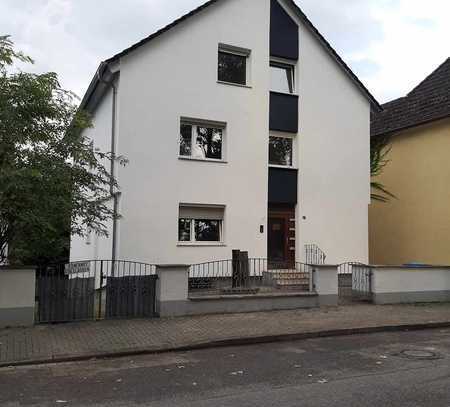 4 Familienhaus in Altrip mit 310 m² Wohnfläche und 696 m² Grundstück