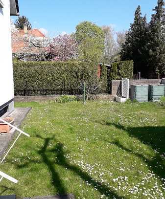 Garten, Terrasse und Stellplatz