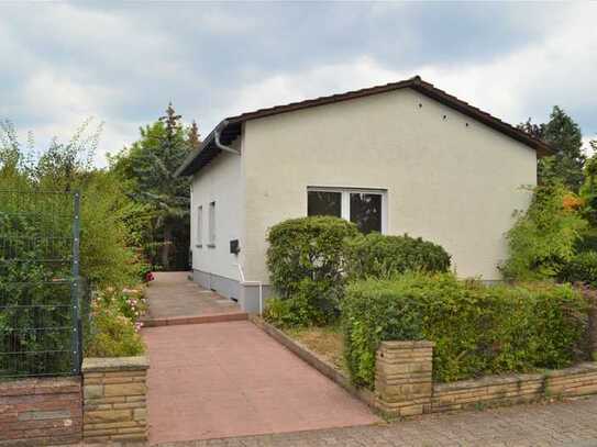 Sehr schön gelegener Bungalow mit Terrasse, Garten und Garage in ruhiger Lage von Rüdesheim