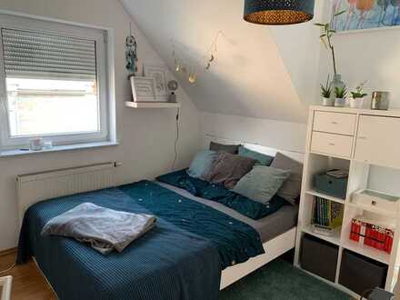 Exklusive 14qm-Zimmer in toller Wohnung (möbeliert)