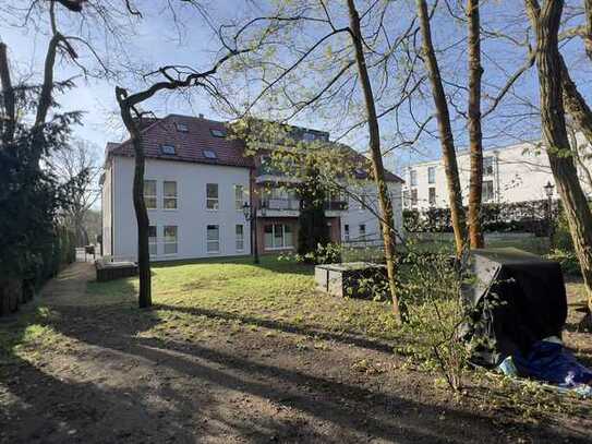 3,45% Rendite mit Potenzial: Exklusive 2-Zimmer-Wohnung mit Tiefgarage in Stahnsdorf!