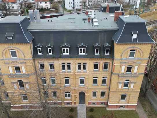 Große und moderne 2-Zimmer-DG-Wohnung mit Balkon in Erfurt