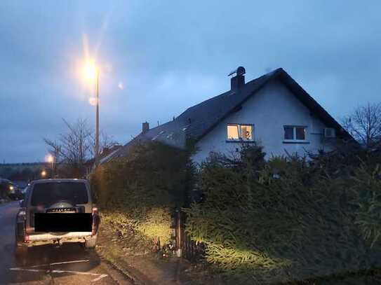 Freistehendes 4 Familienhaus mit Ausbaupotential in ruhiger Lage