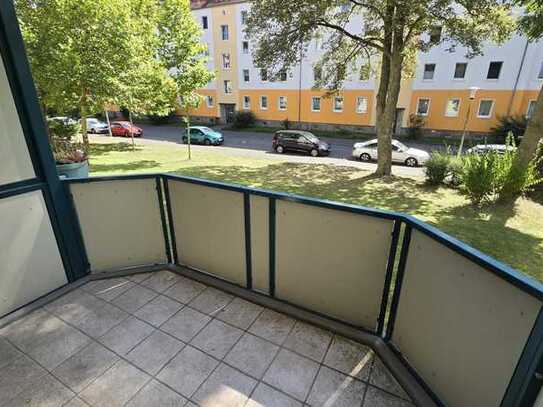 + + + sehr gepflegte 3-Zimmer Whg. mit Balkon zur Südseite + + +