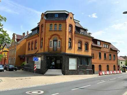 Zentrales Mehrfamilienhaus mit Gewerbeeinheit in Neustadt b. Coburg