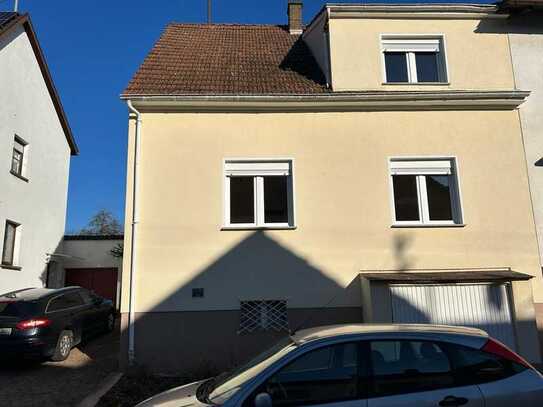 Statt Wohnung – eigenes schönes kleines Haus mit Terrasse und Garten in Püttlingen