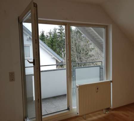 Schöne 2-Zimmer-Dachgeschosswohnung mit Balkon und EBK in Horb-Mühringen