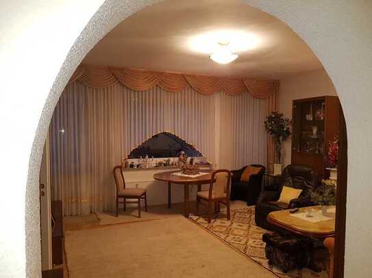 Sanierte3-Zi-EG-Wohnung, ruhig und zentral, Terrasse, Garten