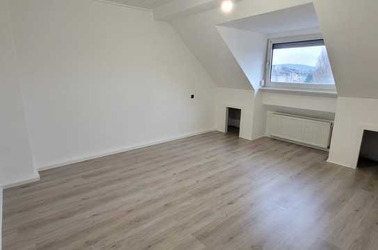 900 € - 94 m² - 4.5 Zi.