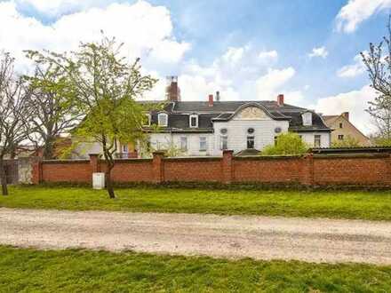 Mehrfamilienhaus Schloss zum renovieren in der Nähe von Weimar (Rohrbach)(Kauf und Miete möglich)