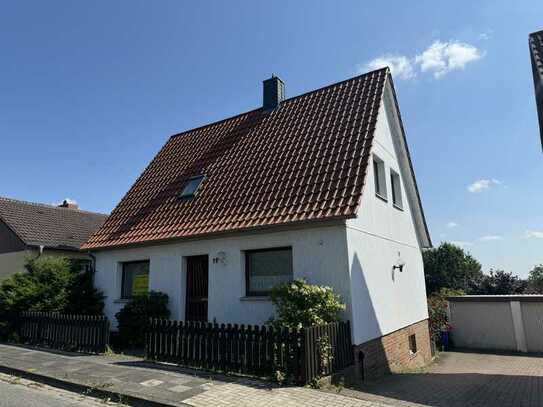 Freistehendes Einfamilienhaus mit Garage in sehr beliebter Wohnlage - Helmstedter "Gartenstadt"