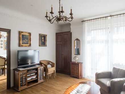 HOMESK - 4-Zimmer-Altbauwohnung im Hochparterre mit Balkon in Schmargendorf