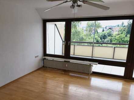 Helle 4-Zimmer Maisonette Wohnung mit Einbauküche und Balkon