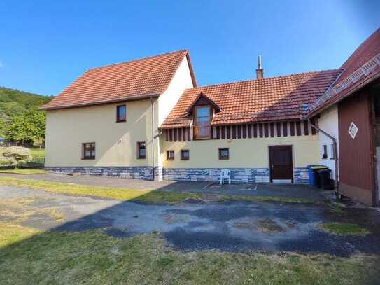 Schönes Landhaus in ruhiger Lage in der Nähe des Dreiländereck`s in Thüringen mit Landflächen!