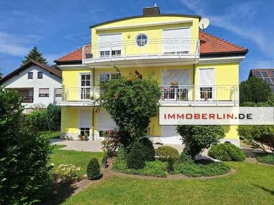 IMMOBERLIN.DE - Toplage! Feine Erdgeschosswohnung mit Südterrasse & -garten, Kamin & Pkw-Stellplatz