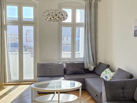 Modernisierte Altbauwohnung: komplette Ausstattung, Top-Lage. Furnished apartment in City West.