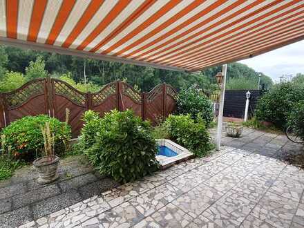 Ndk.-Rheidt / direkt am RHEINDAMM: 3,5-Zi-BUNGALOW mit gr. Südterrasse + Garage + Vollkeller