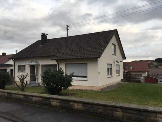 Schönes lichtdurchflutetes Haus mit grossem Garten in Balingen, Zollernalbkreis