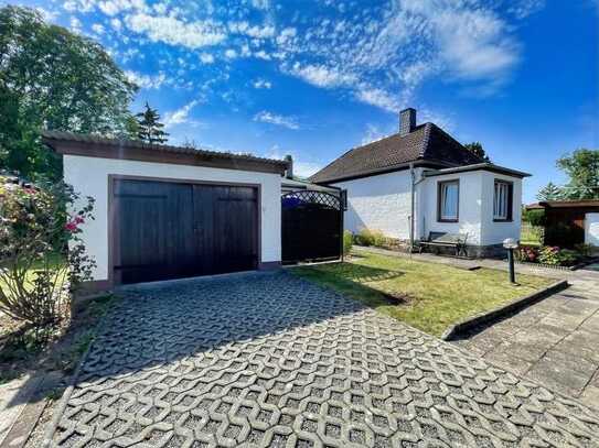 Einfamilienhaus im Bungalowstil mit großzügigen Garten