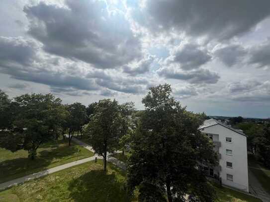 Gepflegte 3-Zimmer-Wohnung mit Loggia zu vermieten