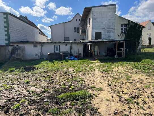 Feldrand! Haus mit 2 Wohnungen im Zentrum von Altenstadt!