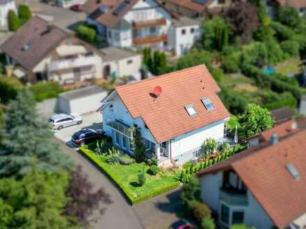 Familien- oder Generationenglück mit traumhaftem Garten - 3 Terrassen - Balkon - Doppelgarage