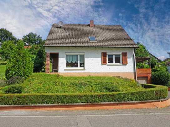 Kleines Einfamilienhaus mit großen Grundstück in toller Lage!