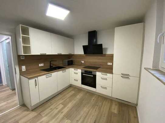 Erstbezug nach Sanierung: attraktive 2,5-Zimmer-Wohnung mit Einbauküche in Brühl-Badorf