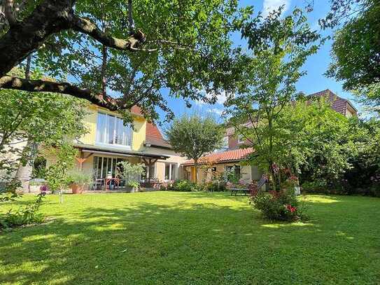 GERLINGEN - EINFAMILIENHAUS. AUSSERGEWÖHNLICH UND AUFREGEND ANDERS.