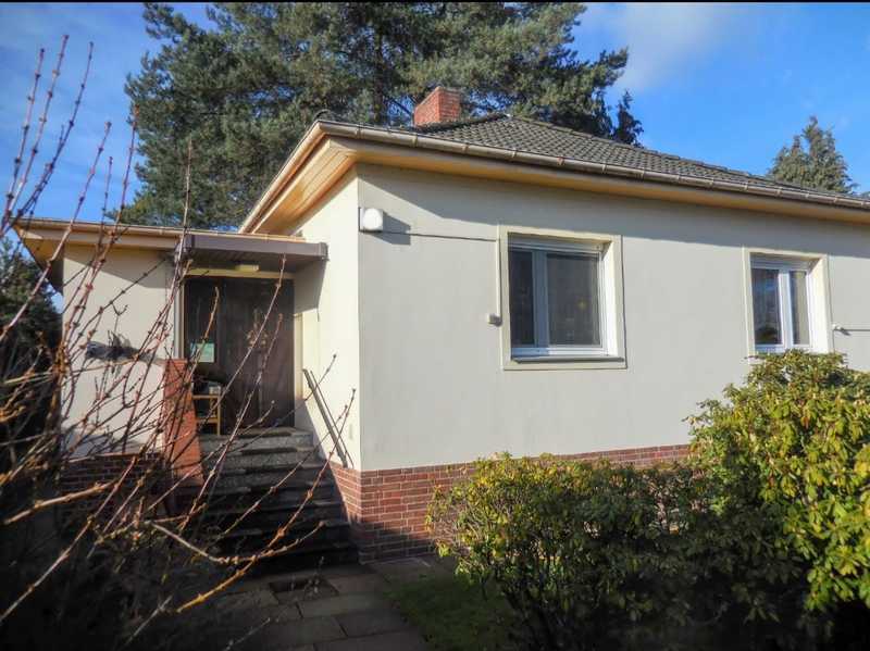 gepflegtes Einfamilienhaus zu vermieten, befristet bis mzum 28.02.2031. Miet 1550 € - 80 m² - 4.0 Zi
