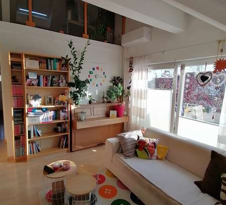 Stilvolle 3-Zimmer-Galerie-Wohnung mit Balkon und EBK in Böblingen-Dagersheim