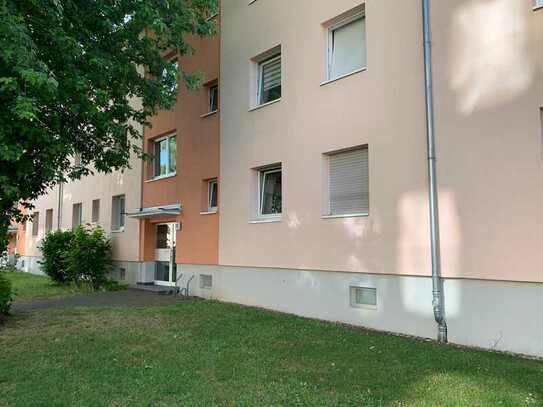 Charmante Erdgeschosswohnung mit Balkon und Kellerraum