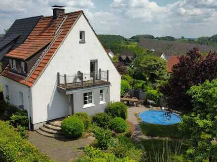 Wunderschöne Doppelhaushälfte in Breckerfeld mit großem Garten und Pool