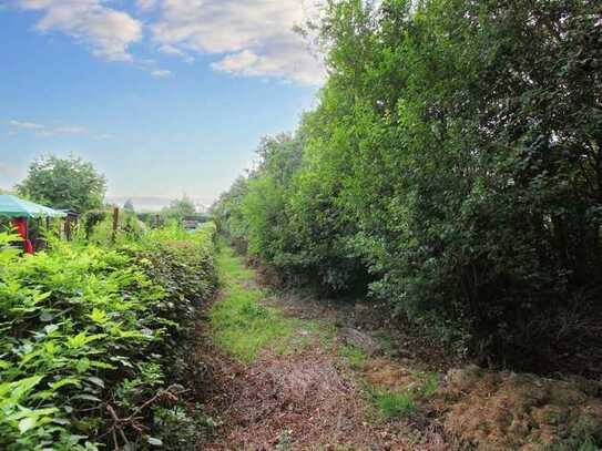 Zeit zur Entspannung: Großes Gartengrundstück in ruhiger Lage von Teutschenthal