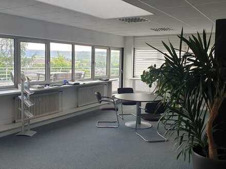 Helle Büroetage mit Weitblick