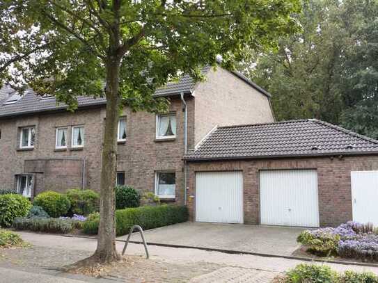 Gepflegte Wohnung im 1. OG mit drei Zimmern, Balkon und Garage in Nettetal-Kaldenkirchen