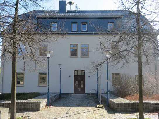 Erstbezug nach Sanierung mit Balkon und Aufzug: Schöne 2-Zimmer-Wohnung in Großröhrsdorf