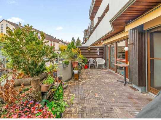 Moderne, vollmöblierte 2,5-Zimmer-Wohnung mit Stellplatz